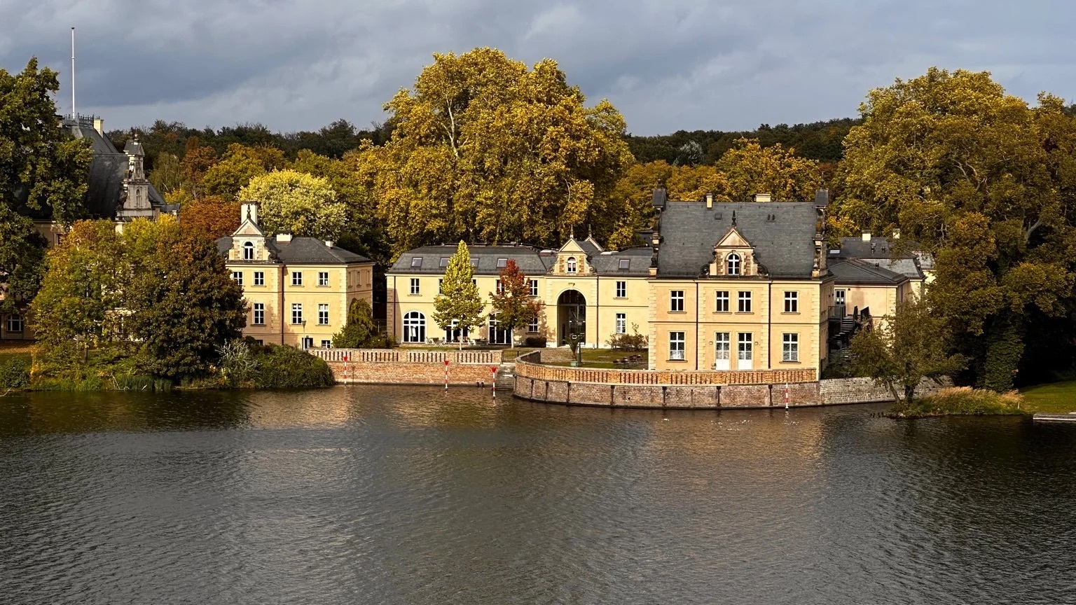 Park Babelsberg mit Blick aufs Jagdschloss Glienicke