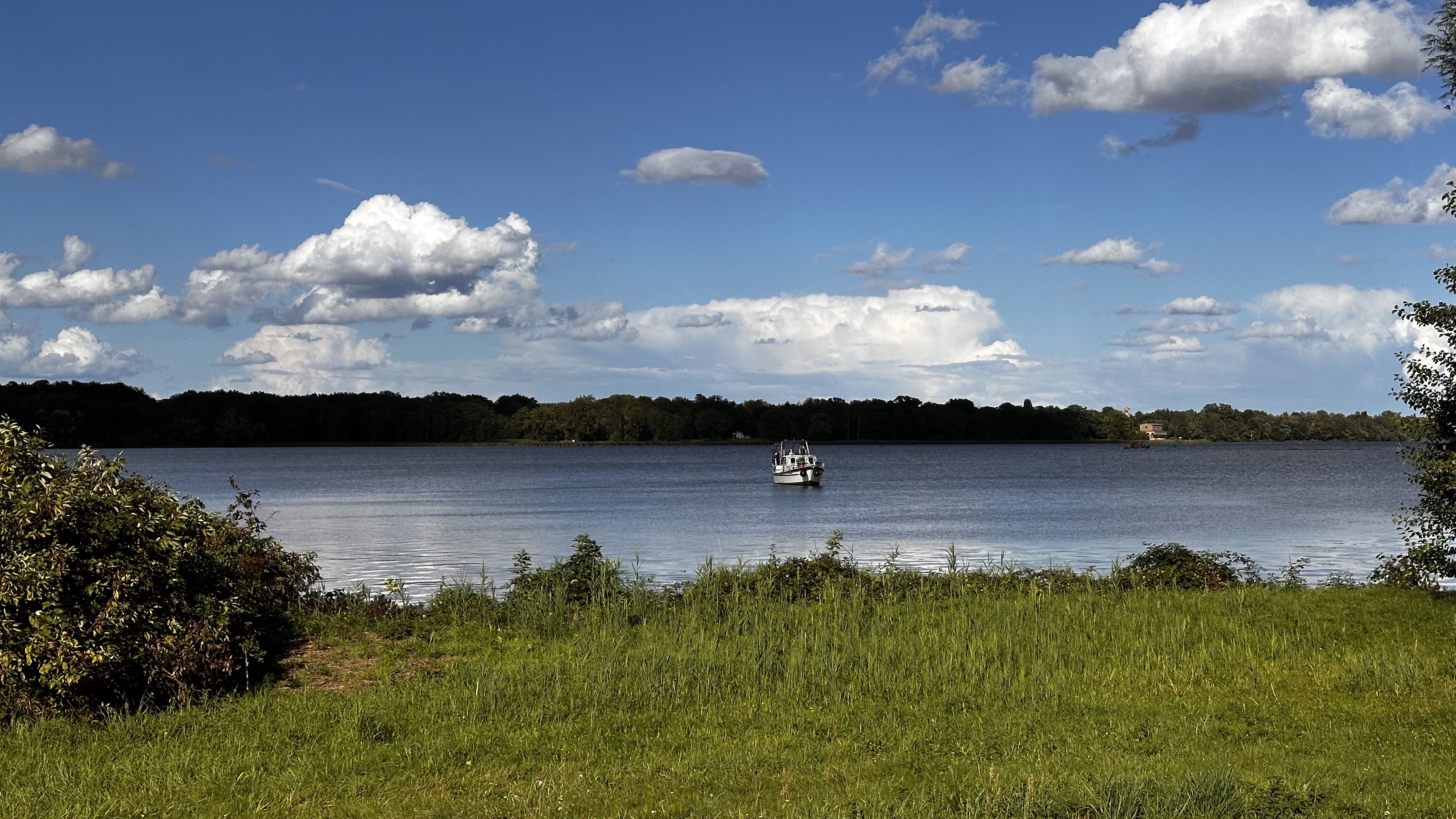 Park Babelsberg – Englischer Landschaftspark am Havelufer mit Bootsanleger